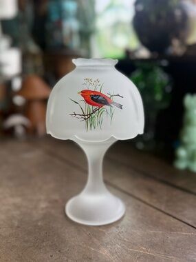 VTG WESTMORELAND FROSTED FAIRY LIGHT RED YELLOW BLUEBIRD APPLIQUÉS SATIN GLASS